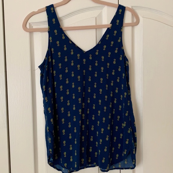 GAP Tops - Gap Pineapple V-Neck Tank Top Navy Blue